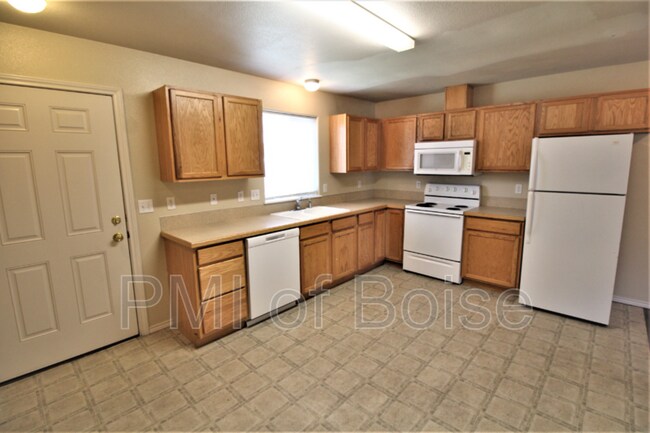 Foto del edificio - 1031 E Iowa Ave