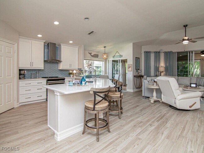 Foto del edificio - 945 Carrick Bend Cir