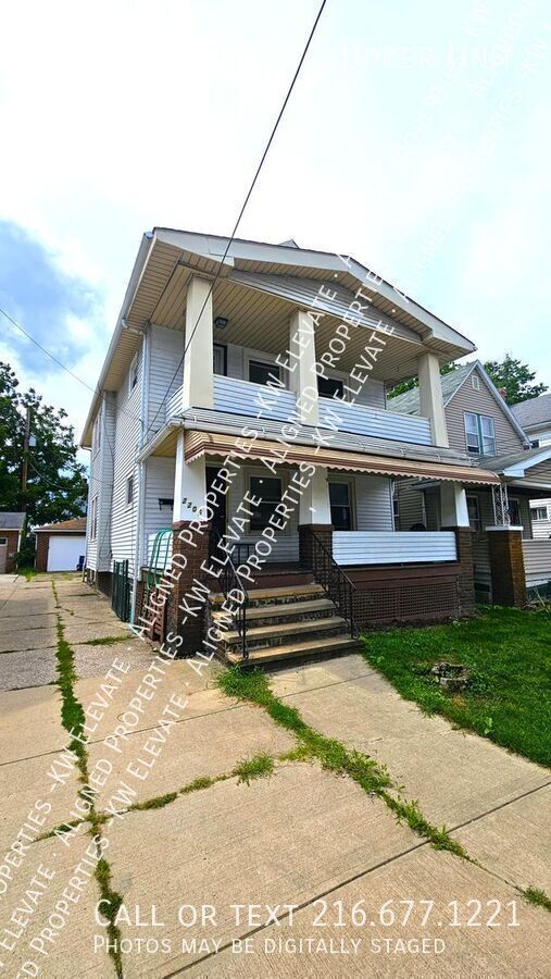 Building Photo - 2206 W 105th St