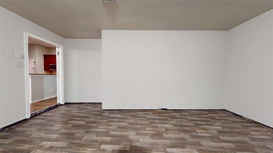 Building Photo - 16611 Cheshire Grove Ln