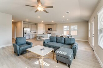 Building Photo - 723 Williams Wy