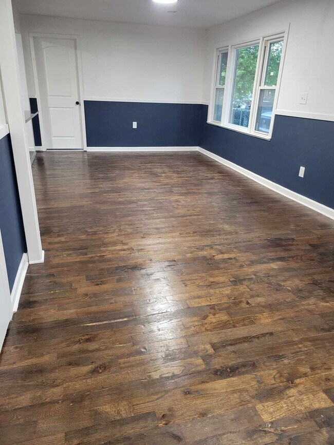 Foto del edificio - 1005 S Brockway St