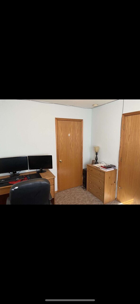 Foto del edificio - Steps from Campus, Minutes to Downtown – 4BR Apartment on N Forest St | Pre-Leasing July 2026