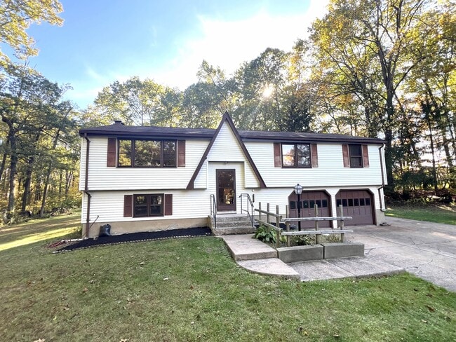 Building Photo - 215 Macktown Rd