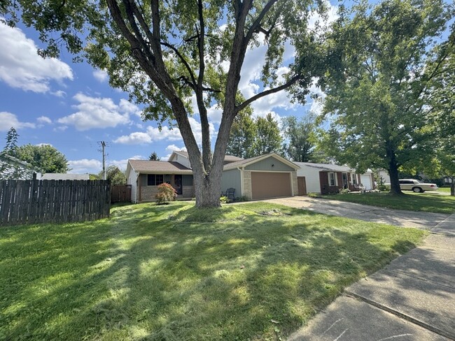 Building Photo - 824 Ivy Brush Ct