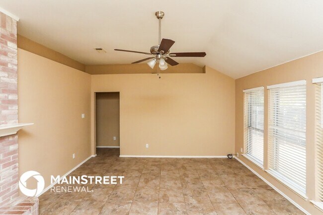 Foto del edificio - 725 Azalea Ln