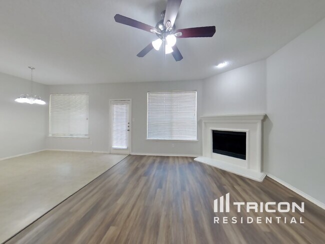 Foto del edificio - 6313 Downeast Dr