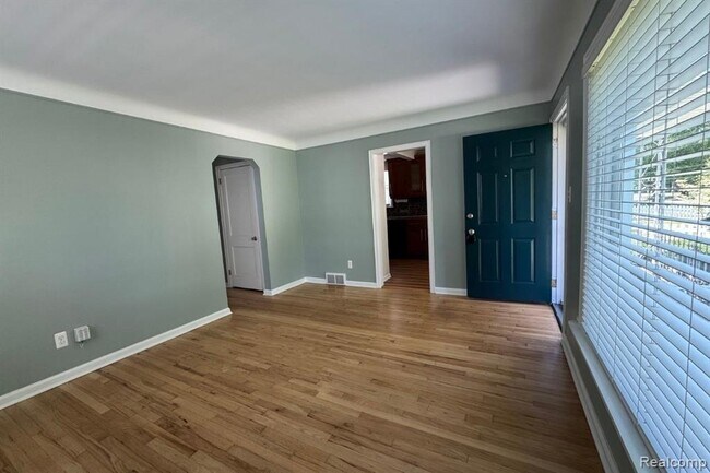 Building Photo - 128 Girard Ave