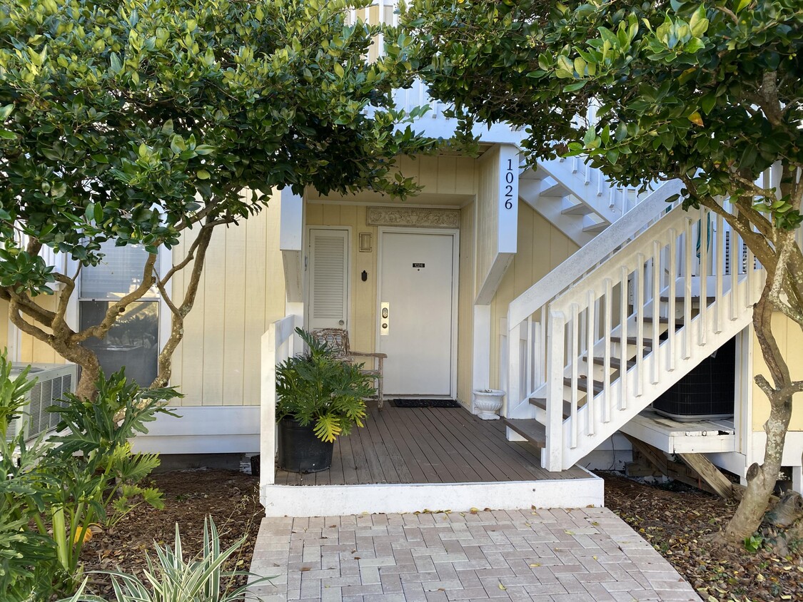 Foto principal - 775 Gulf Shore Dr