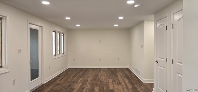 Building Photo - 2655 Sheridan Dr