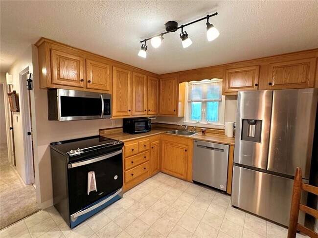 Building Photo - 112 Keystone Dr