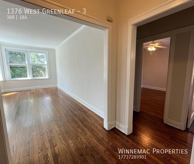 Foto del edificio - 1376 West Greenleaf-3