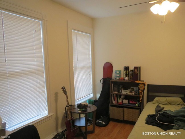 Building Photo - 4 br, 2 bath  - 37 Brookline St 15