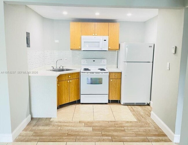 Foto del edificio - 4275 NW S Tamiami Canal Dr