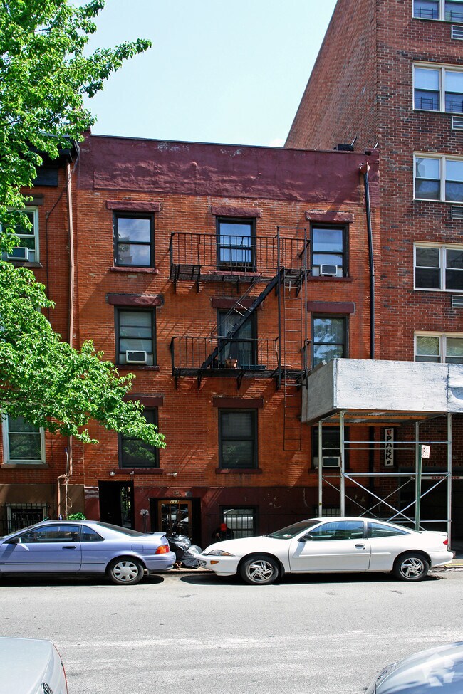 Building Photo - 113 W 15th St