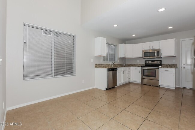 Building Photo - 1308 E Liberty Shores Dr