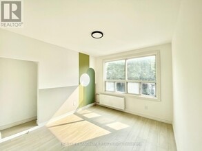 Building Photo - 18 Gifford St