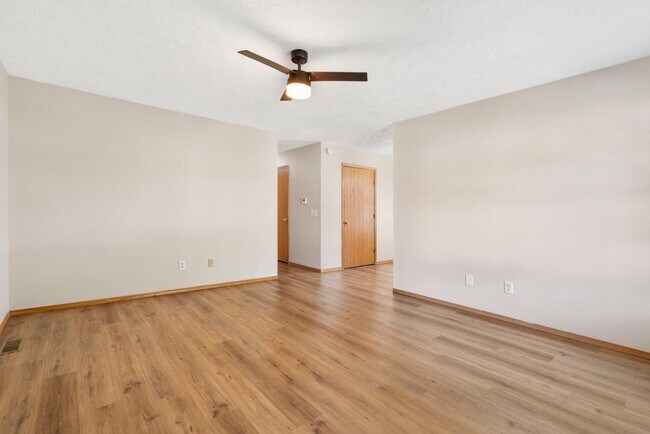 Foto del edificio - 1324 N Forest Ave