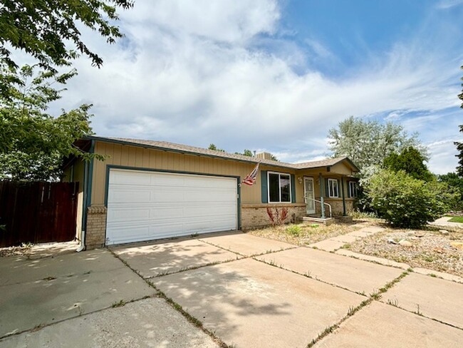 Building Photo - Big Meadowood Ranch