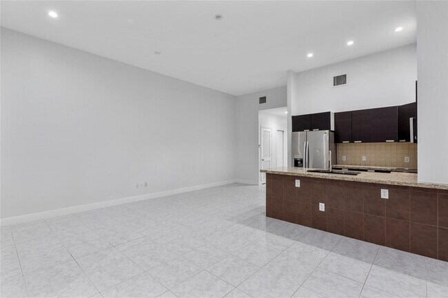 Foto del edificio - 316 SW 16th St