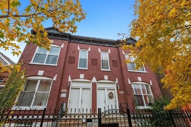 Primary Photo - 1538 N Rockwell St