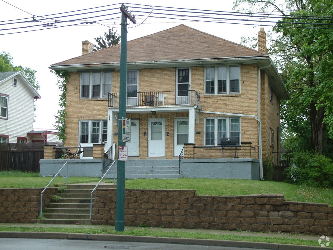 Building Photo - 2806 N Main St