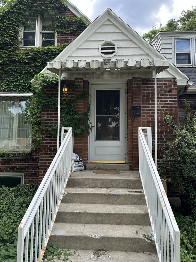 Building Photo - Brick House Duplex