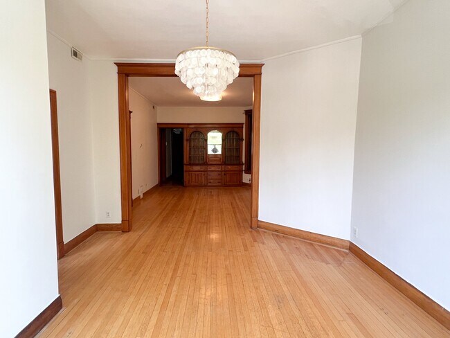 Foto del edificio - 909 N Campbell Ave