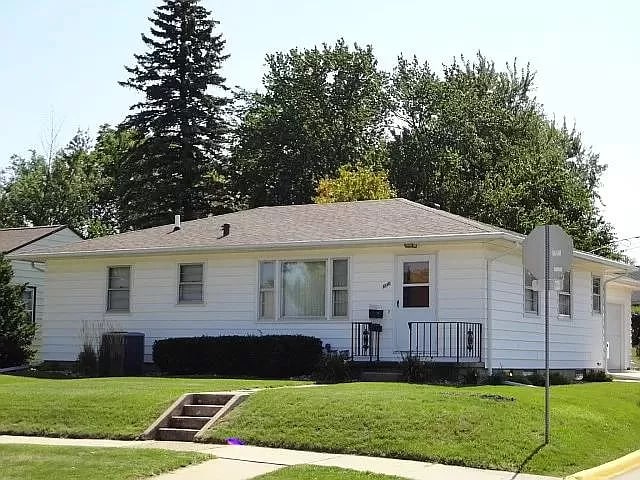 Primary Photo - 1210 W 10th St