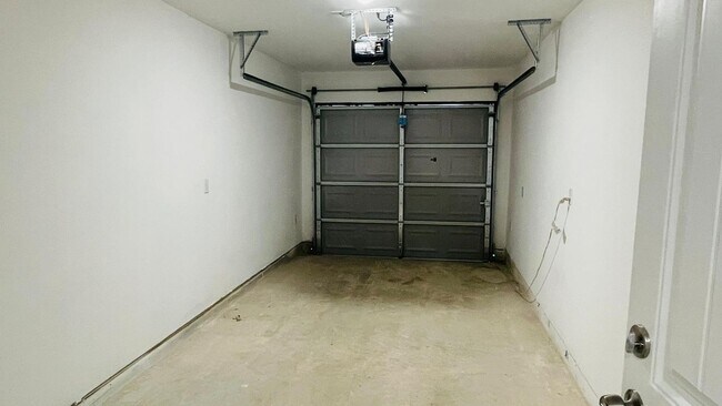 Foto del edificio - ? Stunning 3-Bed Luxury Home with Garage &...