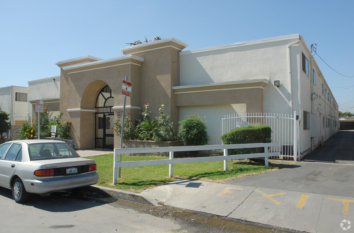 Building Photo - 4921-4933 Rosemead Blvd