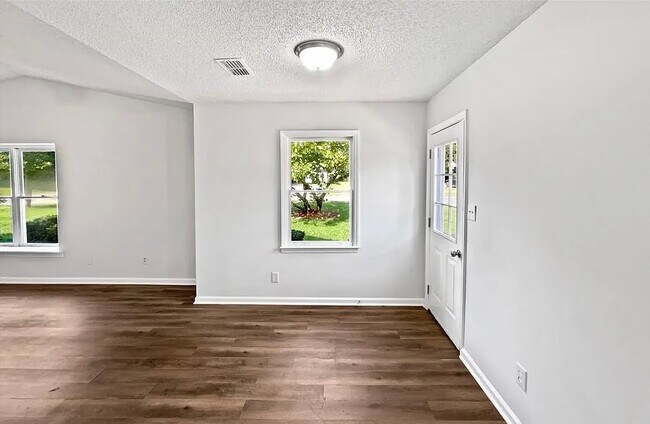 Foto del edificio - 1755 Perfection Ave