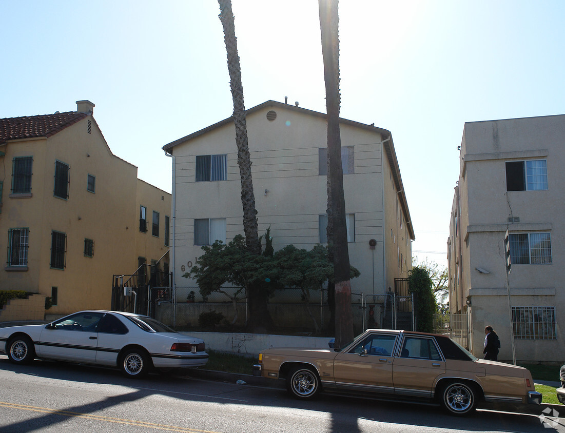 Foto principal - 601 N Normandie Ave