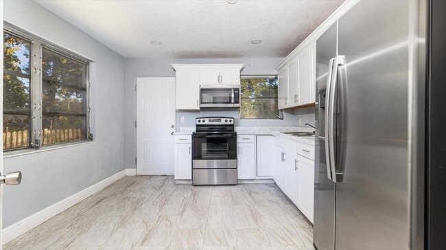 Photo - 727 Essex Rd House