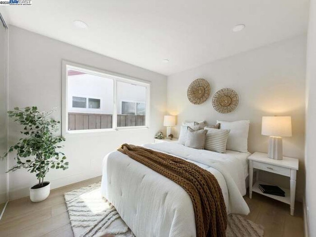 Foto del edificio - 6196 Inglewood Dr