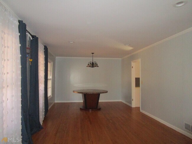 Foto del edificio - 2061 Rainbow Dr SW