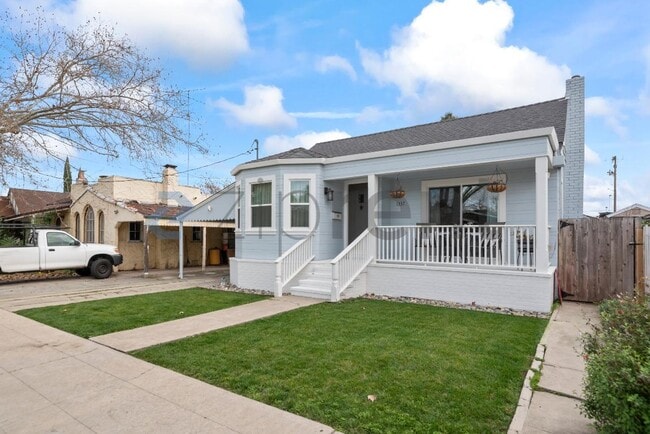 Building Photo - 1337 Acacia St