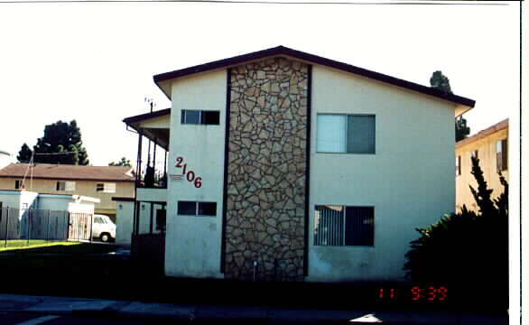 Building Photo - 2106 N Ventura Rd