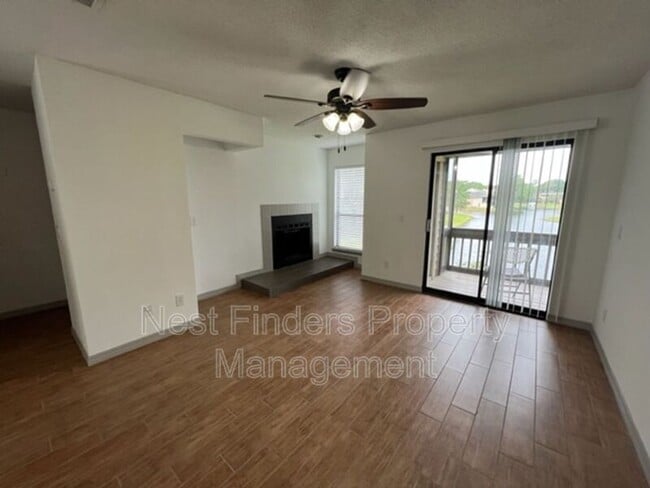 Building Photo - 10200 Belle Rive Blvd