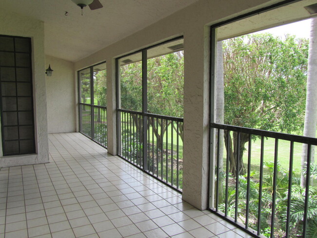 Building Photo - 7862 La Mirada Dr