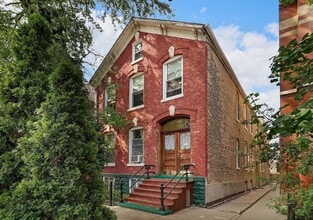 Building Photo - 1430 W Superior St