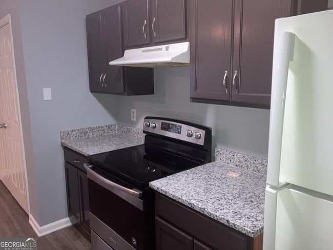 Building Photo - 7700 Bernardo Dr