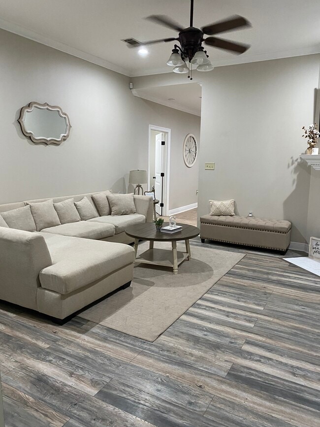 Building Photo - 16027 Belle Brittany Ave