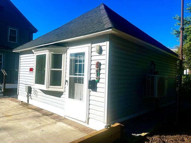 Building Photo - 3708 Taylor St