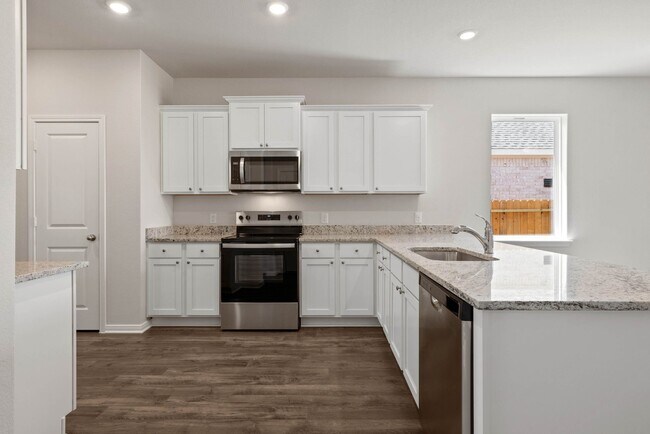 Foto del edificio - 7619 Thrips Ln