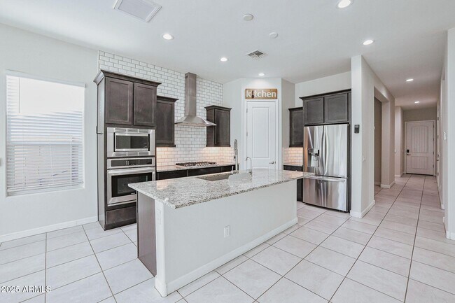 Foto del edificio - 2037 East Charlotte Dr