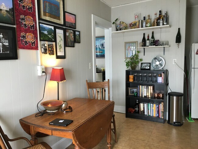 Foto del edificio - 324 N Gilbert St