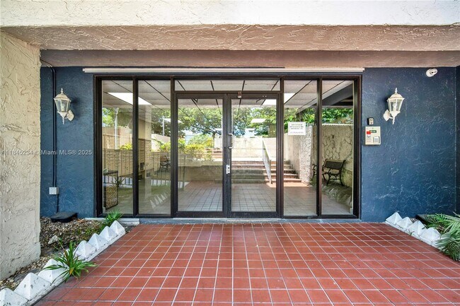 Foto del edificio - 16750 NE 10th Ave