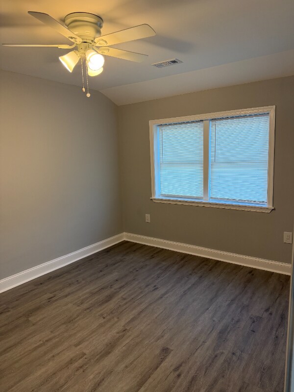 Foto del edificio - 1271 Limit Ave