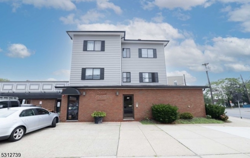 Primary Photo - 174 Washington Ave